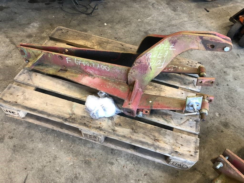 Lastarfäste Ålö Quicke till Ford 7700 6700 - 牵引车前端装载机:图2 Lastarfäste Ålö Quicke till Ford 7700 6700 - 牵引车前端装载机:图2