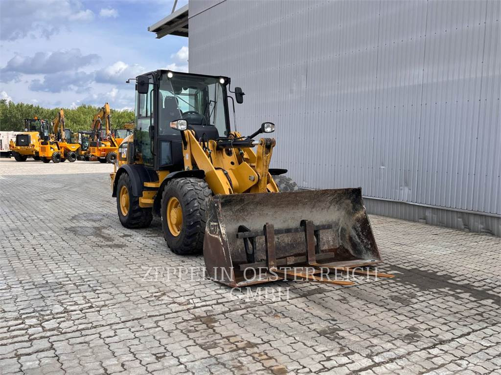 CAT 907M - 轮式装载机:图2 CAT 907M - 轮式装载机:图2