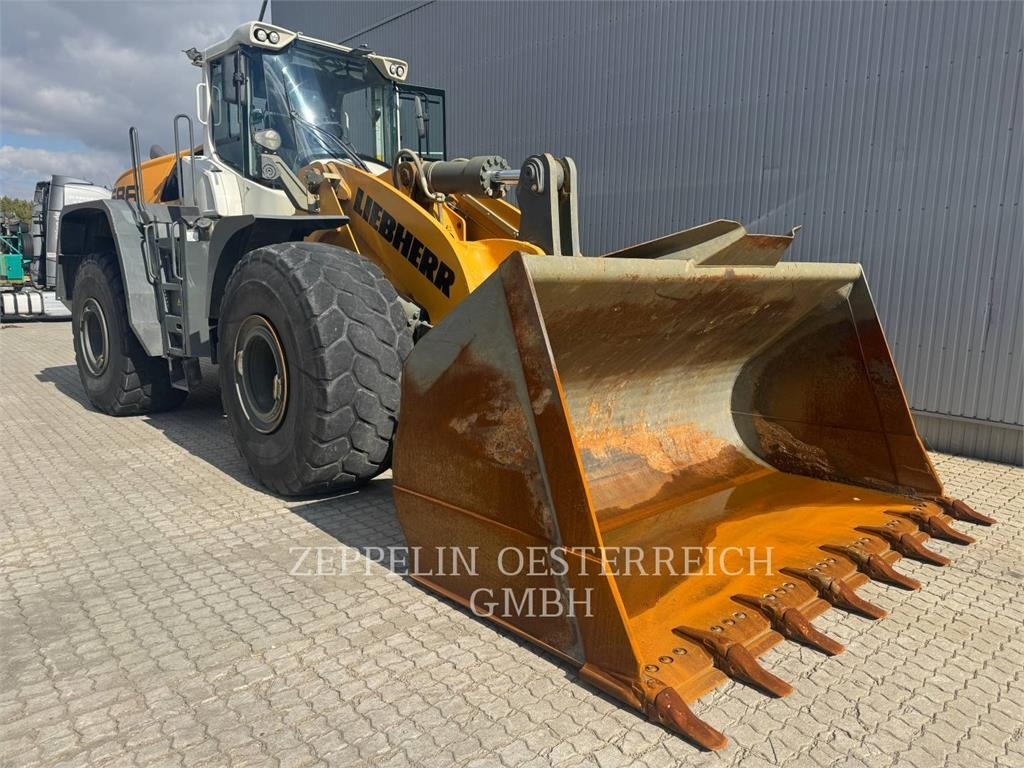 Liebherr L586 - 轮式装载机:图2 Liebherr L586 - 轮式装载机:图2