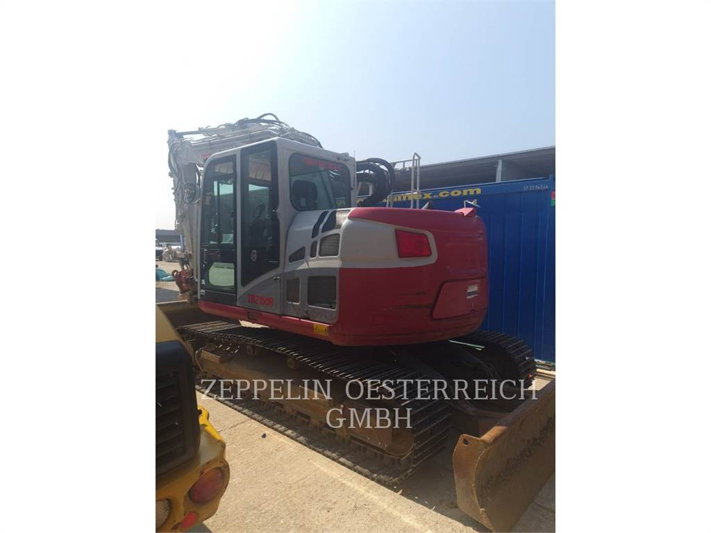 Takeuchi TB2150R - 履带式挖掘机:图4 Takeuchi TB2150R - 履带式挖掘机:图4