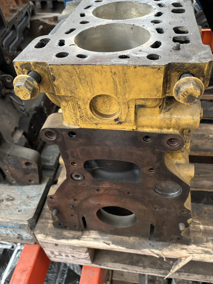 CAT C6.6 666-3106953 Blok Silnika CZĘŚCI - 汽缸体 适用于 农业机械:图5 CAT C6.6 666-3106953 Blok Silnika CZĘŚCI - 汽缸体 适用于 农业机械:图5