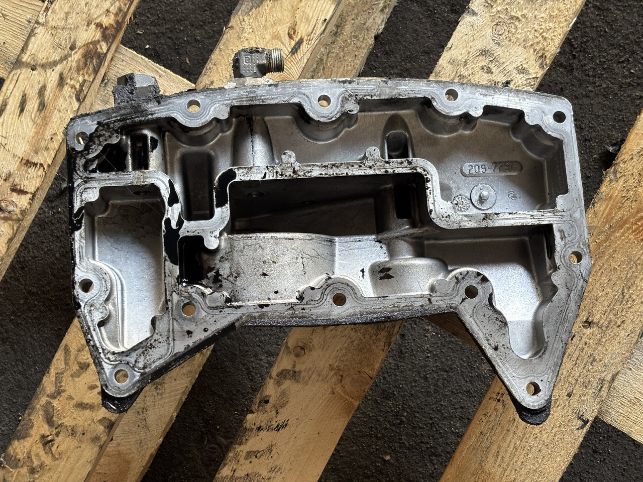 CAT Caterpillar C9 209-7291 Zespół podstawy filtra oleju 2097291 - 滤油器 适用于 农业机械:图3 CAT Caterpillar C9 209-7291 Zespół podstawy filtra oleju 2097291 - 滤油器 适用于 农业机械:图3