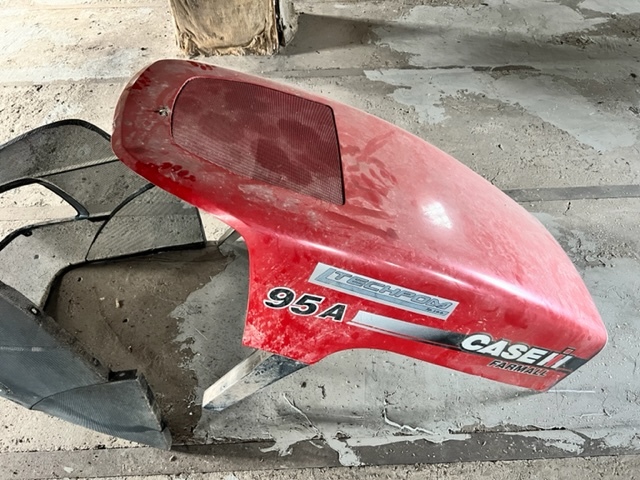 Case Farmall Pokrywa Maska silnika 84472108 - 引擎罩 适用于 拖拉机:图3 Case Farmall Pokrywa Maska silnika 84472108 - 引擎罩 适用于 拖拉机:图3