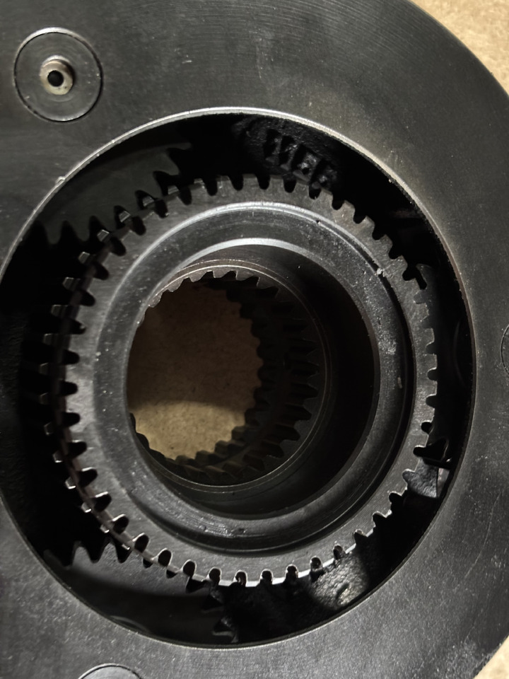 Claas AXION 830 Reduktor przekładni 60 0502 600 8 6005026008 - 差速器 适用于 拖拉机:图2 Claas AXION 830 Reduktor przekładni 60 0502 600 8 6005026008 - 差速器 适用于 拖拉机:图2