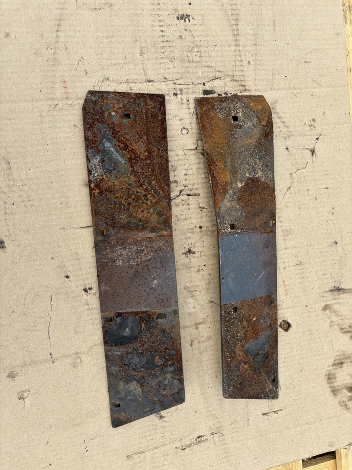 Claas Jaguar 970 Blachy metalowe - 车身和外部 适用于 联合收割机:图2 Claas Jaguar 970 Blachy metalowe - 车身和外部 适用于 联合收割机:图2