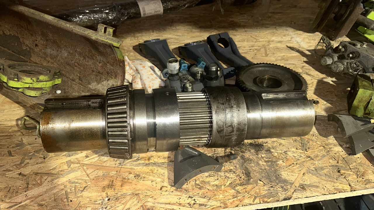 Claas LEXION 600 terra track Grimme Wał półoś napędową - 传动轴 适用于 农业机械:图3 Claas LEXION 600 terra track Grimme Wał półoś napędową - 传动轴 适用于 农业机械:图3