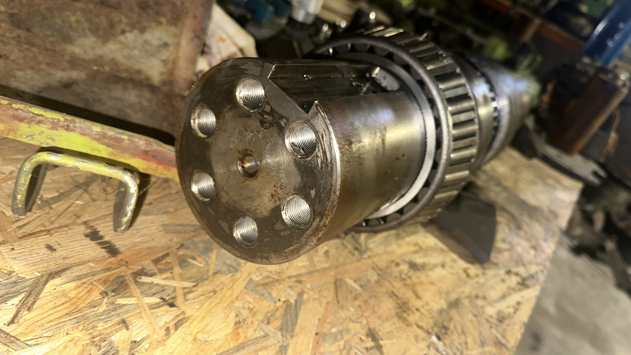 Claas LEXION 600 terra track Grimme Wał półoś napędową - 传动轴 适用于 农业机械:图2 Claas LEXION 600 terra track Grimme Wał półoś napędową - 传动轴 适用于 农业机械:图2