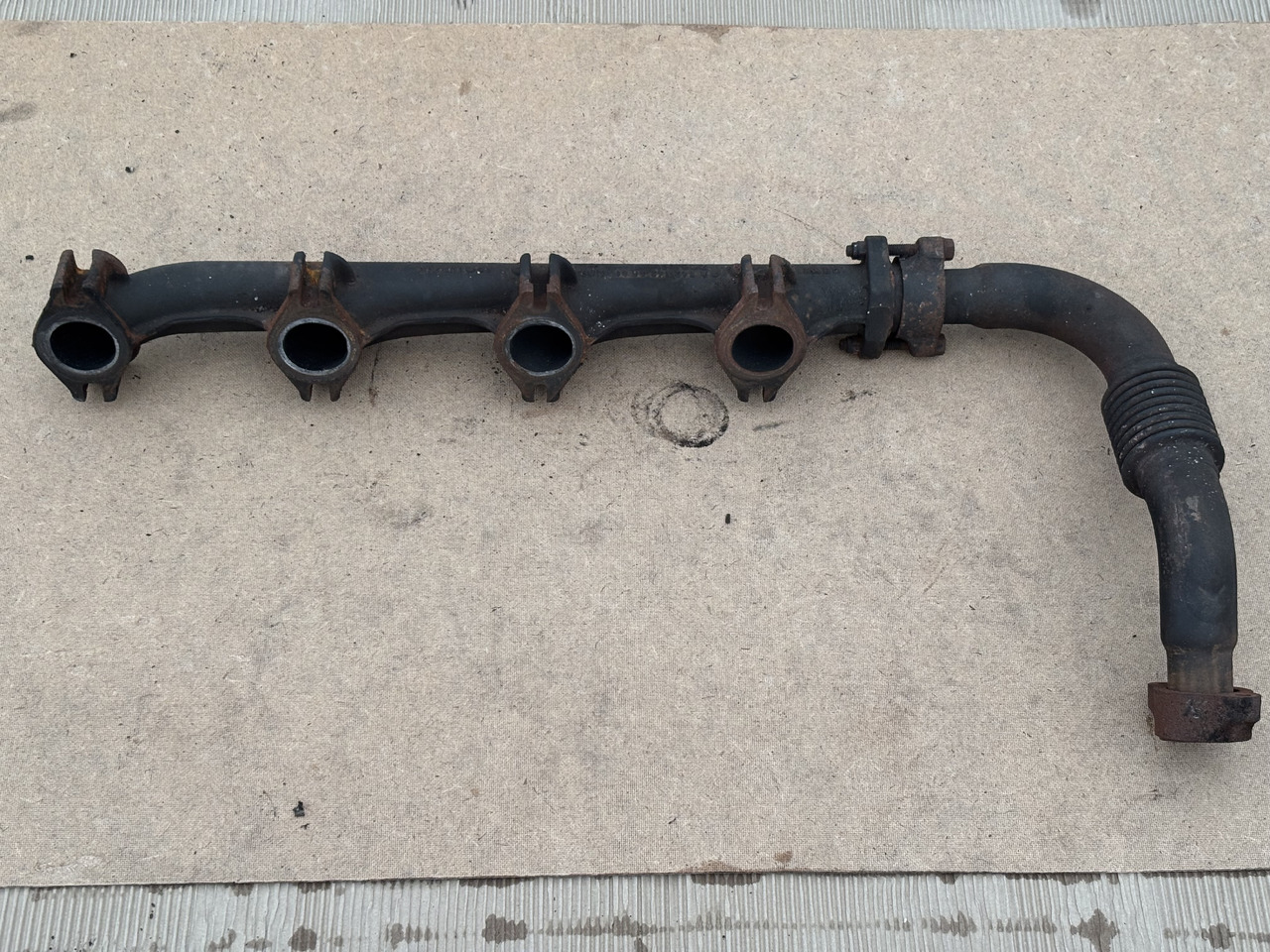 Claas LEXION 780 KOLEKTOR WYDECHOWY 5421420601 - 排气管 适用于 联合收割机:图4 Claas LEXION 780 KOLEKTOR WYDECHOWY 5421420601 - 排气管 适用于 联合收割机:图4