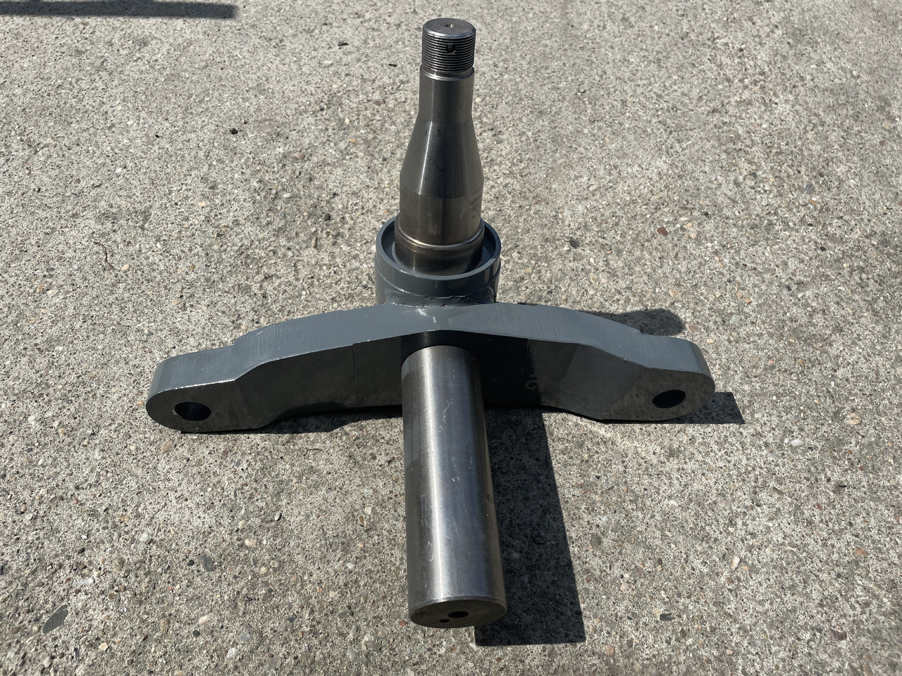 Claas Lexion - zwrotnica koła 669424 - 转向节 适用于 农业机械:图1 Claas Lexion - zwrotnica koła 669424 - 转向节 适用于 农业机械:图1