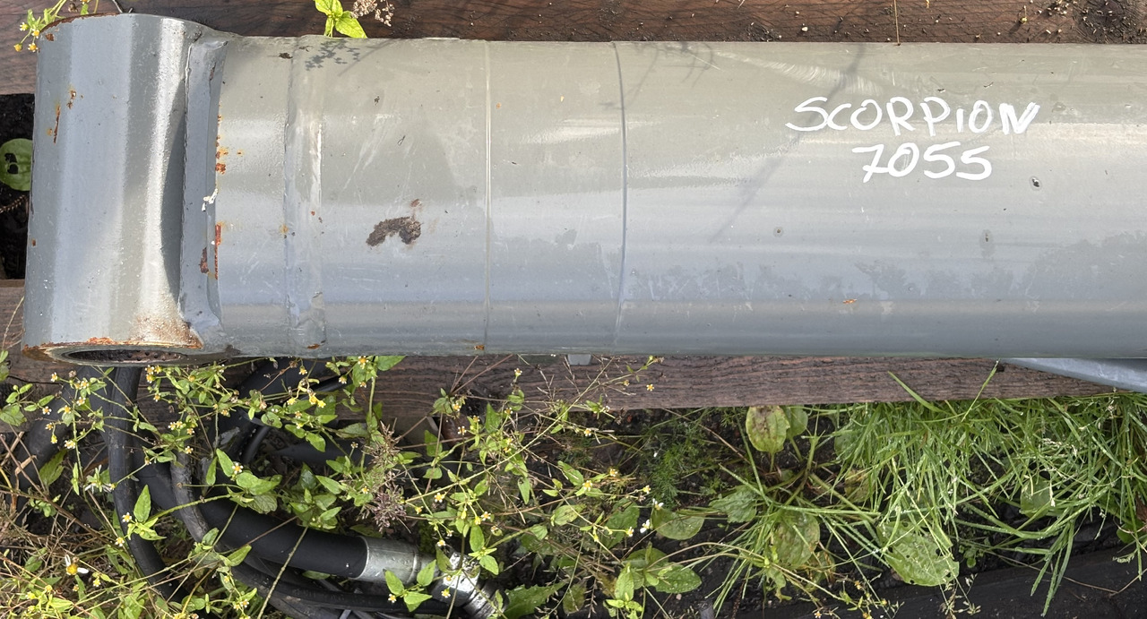 Claas Scorpion 7055 Siłownik Podnoszenia 0013048390 00 1304 839 0 - 液压缸 适用于 伸缩臂叉装车:图2 Claas Scorpion 7055 Siłownik Podnoszenia 0013048390 00 1304 839 0 - 液压缸 适用于 伸缩臂叉装车:图2