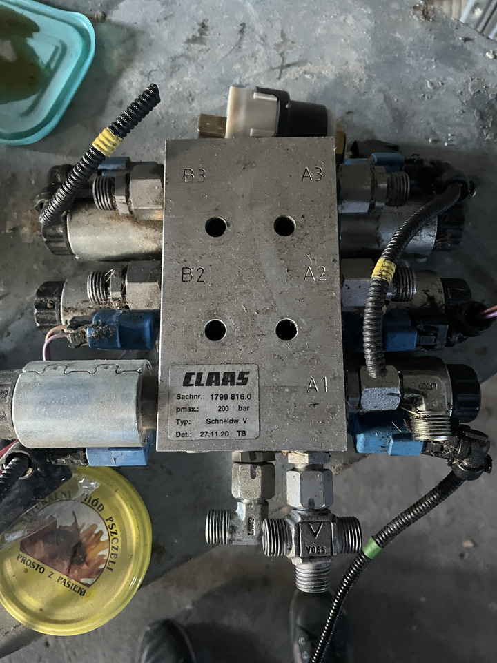 Claas Vario Heder - blok hydrauliczny 1799816.0 17998160 - 谷物收割装置:图1 Claas Vario Heder - blok hydrauliczny 1799816.0 17998160 - 谷物收割装置:图1