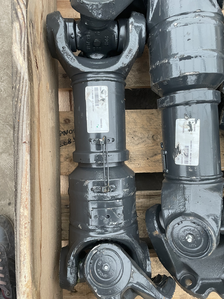 Claas Xerion 4000-5000 - wał wałek przegubowy przegub 0015041470 - 螺旋桨轴 适用于 农业机械:图1 Claas Xerion 4000-5000 - wał wałek przegubowy przegub 0015041470 - 螺旋桨轴 适用于 农业机械:图1