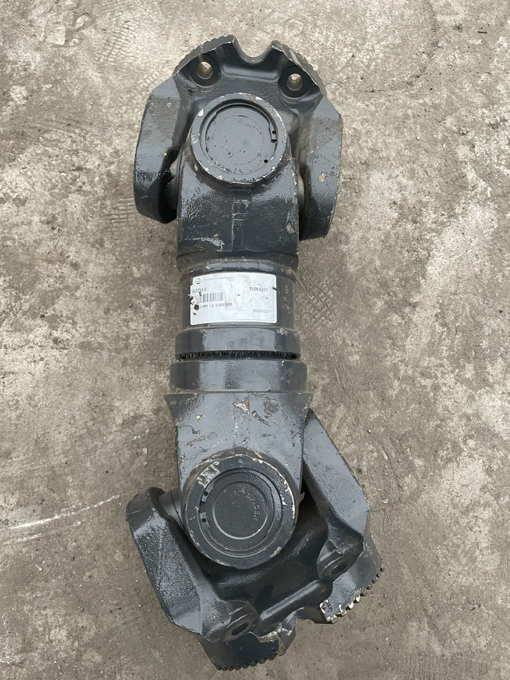 Claas Xerion 4000-5000 - wał wałek przegubowy przegub 0015041530 - 螺旋桨轴 适用于 农业机械:图1 Claas Xerion 4000-5000 - wał wałek przegubowy przegub 0015041530 - 螺旋桨轴 适用于 农业机械:图1