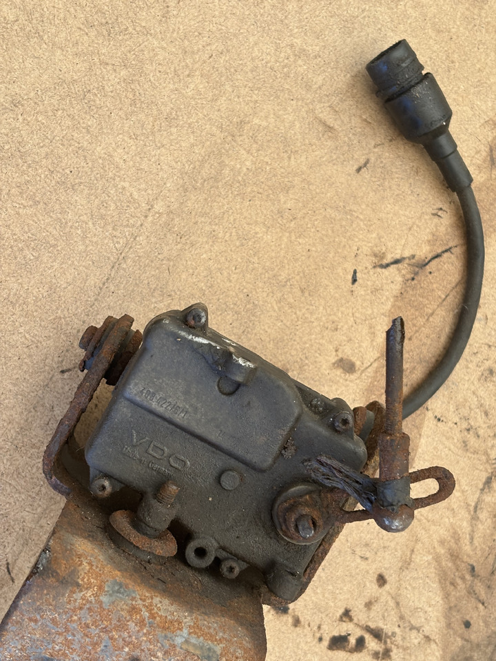 Cummins 8.3 6CT 6CTA 6CTAA Elektroniczny pedał gazu VDO 408.422/6/1 - 踏板:图5 Cummins 8.3 6CT 6CTA 6CTAA Elektroniczny pedał gazu VDO 408.422/6/1 - 踏板:图5