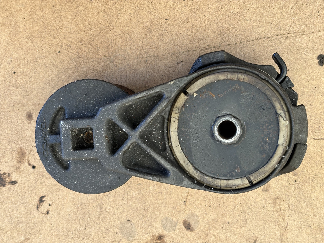 Cummins 8.3 6CT 6CTA 6CTAA Napinacz paska 3978022 - 皮带张紧器:图2 Cummins 8.3 6CT 6CTA 6CTAA Napinacz paska 3978022 - 皮带张紧器:图2