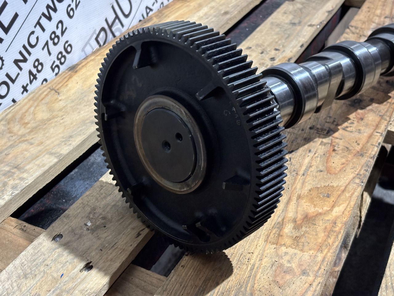 DEUTZ TCD2013L64V TCD 2013 L6 4V 04909273 04909276 04902099 Wałek Rozrządu - 凸轮轴 适用于 农业机械:图1 DEUTZ TCD2013L64V TCD 2013 L6 4V 04909273 04909276 04902099 Wałek Rozrządu - 凸轮轴 适用于 农业机械:图1