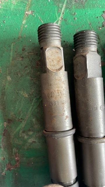Deutz BF4M2012 wtryski 02931905 - 喷射器 适用于 农业机械:图4 Deutz BF4M2012 wtryski 02931905 - 喷射器 适用于 农业机械:图4