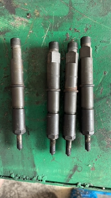 Deutz BF4M2012 wtryski 02931905 - 喷射器 适用于 农业机械:图5 Deutz BF4M2012 wtryski 02931905 - 喷射器 适用于 农业机械:图5
