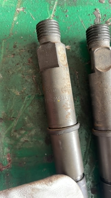 Deutz BF4M2012 wtryski 02931905 - 喷射器 适用于 农业机械:图2 Deutz BF4M2012 wtryski 02931905 - 喷射器 适用于 农业机械:图2
