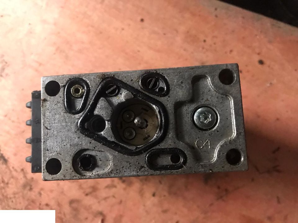 Elektrozawór / Cewka Danfoss Pvem 12v L4030 114C7321 474316 - 电气系统 适用于 农业机械:图2 Elektrozawór / Cewka Danfoss Pvem 12v L4030 114C7321 474316 - 电气系统 适用于 农业机械:图2