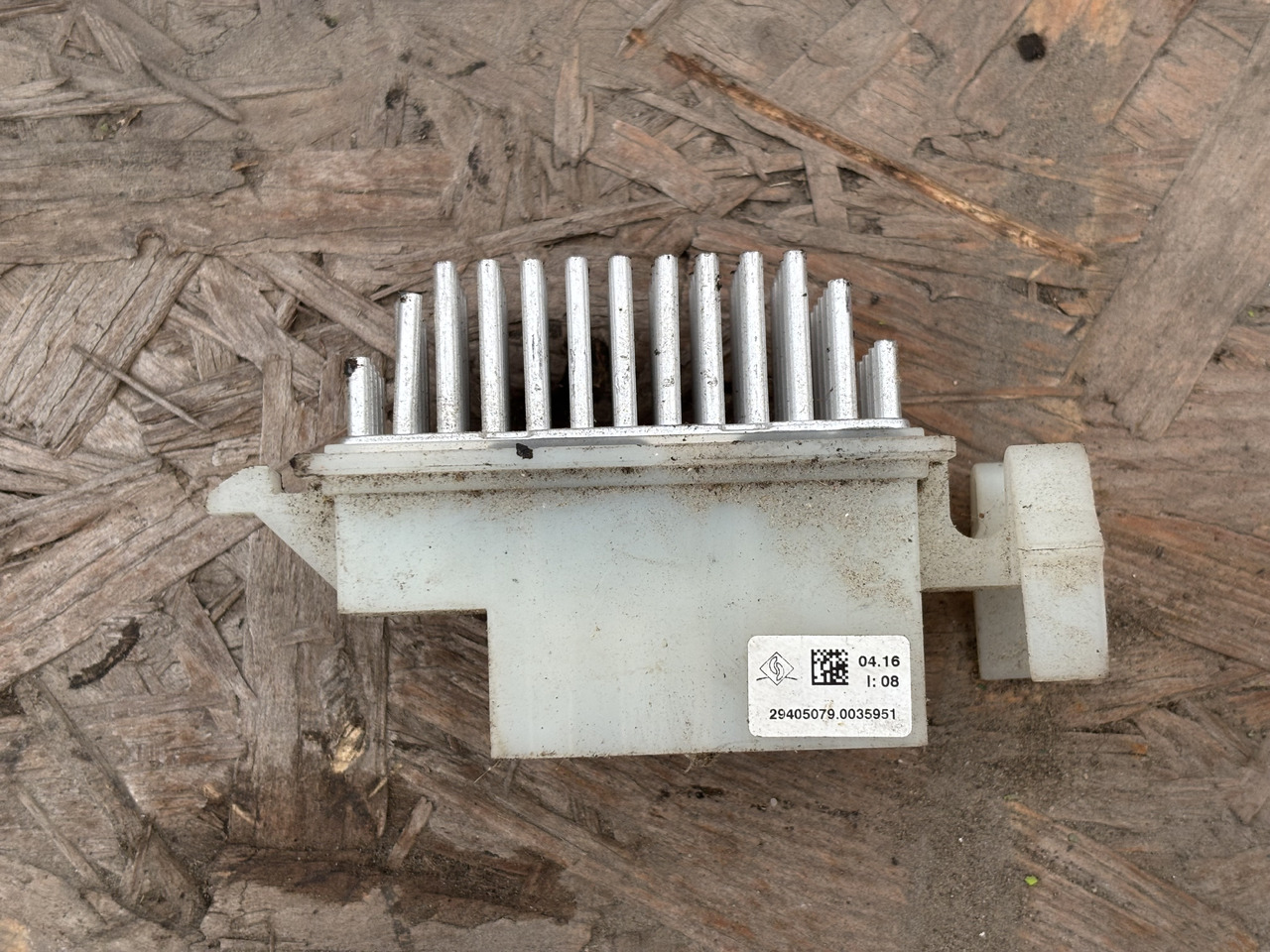 FENDT Regulator nagrzewnicy Rezystor dmuchawy 29405079 F737812145150 - 暖通系统 适用于 农业机械:图1 FENDT Regulator nagrzewnicy Rezystor dmuchawy 29405079 F737812145150 - 暖通系统 适用于 农业机械:图1