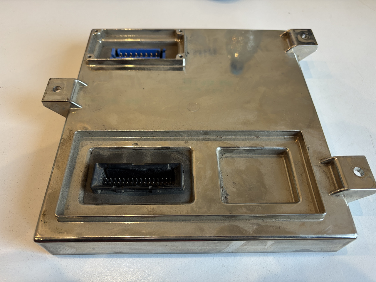 Fiat New Holland G170 G190 G210 G240 - sterownik silnika ECU 86512103 86013117 86025963 - ECU 适用于 农业机械:图4 Fiat New Holland G170 G190 G210 G240 - sterownik silnika ECU 86512103 86013117 86025963 - ECU 适用于 农业机械:图4