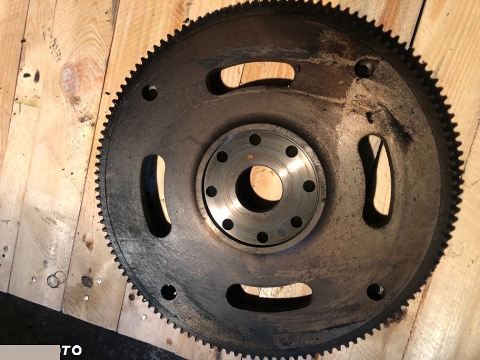 Iveco F4CE04 - koło Zamachowe 504057736 - 飞轮 适用于 农业机械:图2 Iveco F4CE04 - koło Zamachowe 504057736 - 飞轮 适用于 农业机械:图2