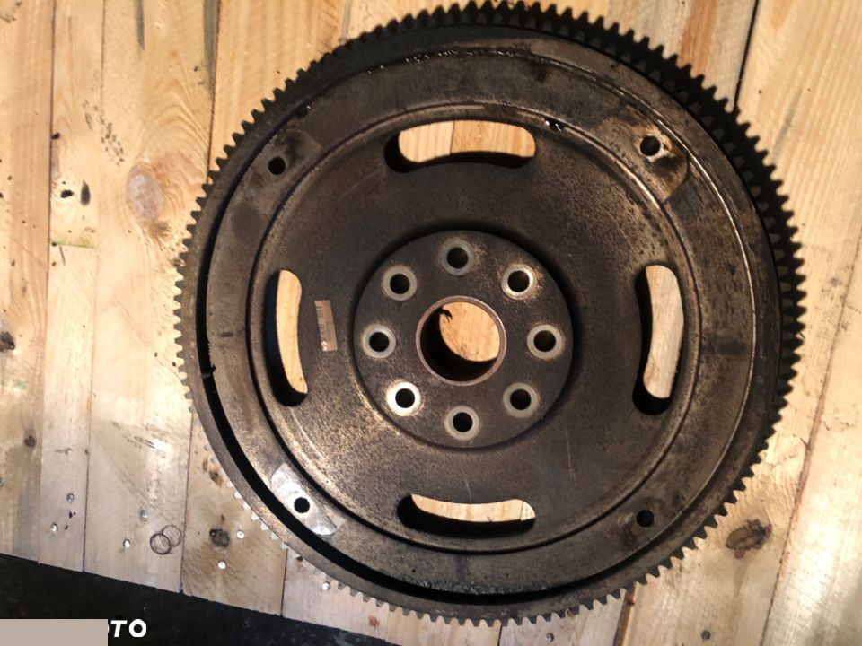 Iveco F4CE04 - koło Zamachowe 504057736 - 飞轮 适用于 农业机械:图1 Iveco F4CE04 - koło Zamachowe 504057736 - 飞轮 适用于 农业机械:图1