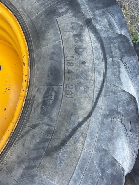 JCB 3cx Koło tylne 480/80-26 , 18.4-26 - 车轮 适用于 反铲装载机:图2 JCB 3cx Koło tylne 480/80-26 , 18.4-26 - 车轮 适用于 反铲装载机:图2