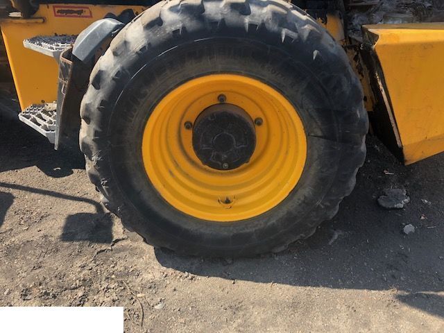 JCB - Koło ~ Opona 460/70 R24 - Felga 16x24 - 车轮 适用于 材料装卸设备:图4 JCB - Koło ~ Opona 460/70 R24 - Felga 16x24 - 车轮 适用于 材料装卸设备:图4