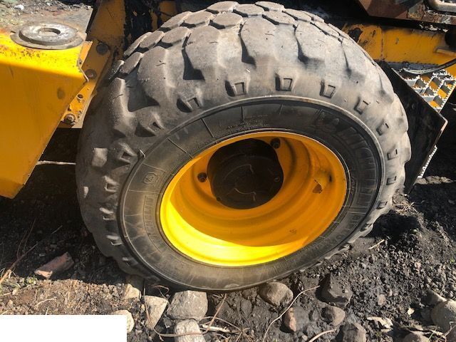 JCB - Koło ~ Opona 460/70 R24 - Felga 16x24 - 车轮 适用于 材料装卸设备:图1 JCB - Koło ~ Opona 460/70 R24 - Felga 16x24 - 车轮 适用于 材料装卸设备:图1
