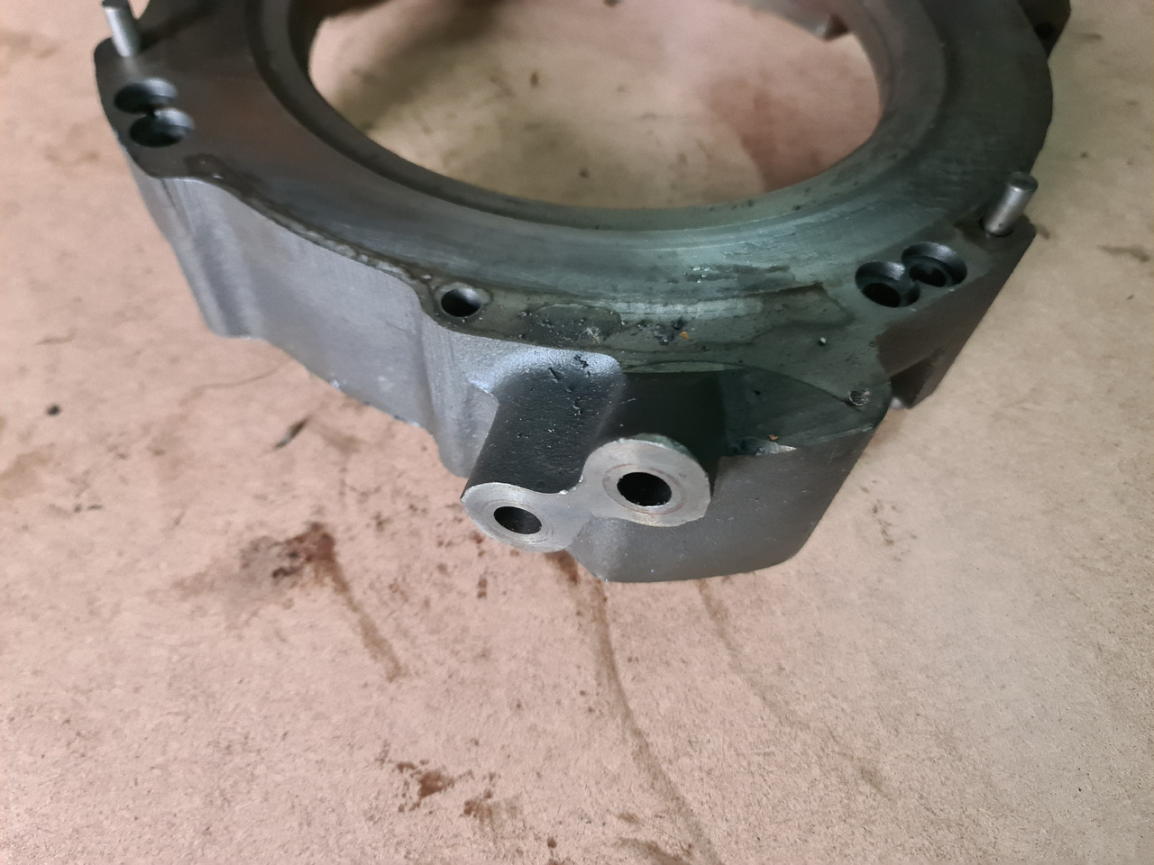 John Deere 4650, 4850 Obudowa Tłoka Hamulcowego R72044 - 制动零件 适用于 农业机械:图2 John Deere 4650, 4850 Obudowa Tłoka Hamulcowego R72044 - 制动零件 适用于 农业机械:图2