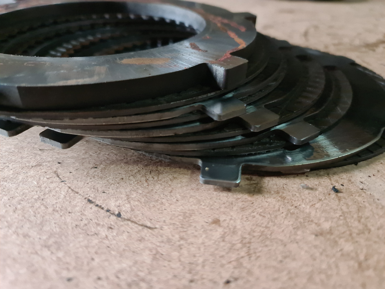 John Deere 4650, 4850 Płytka Sprzęgła Tarcze R115319 RE234261 R77663 - 离合器及其零件 适用于 农业机械:图2 John Deere 4650, 4850 Płytka Sprzęgła Tarcze R115319 RE234261 R77663 - 离合器及其零件 适用于 农业机械:图2