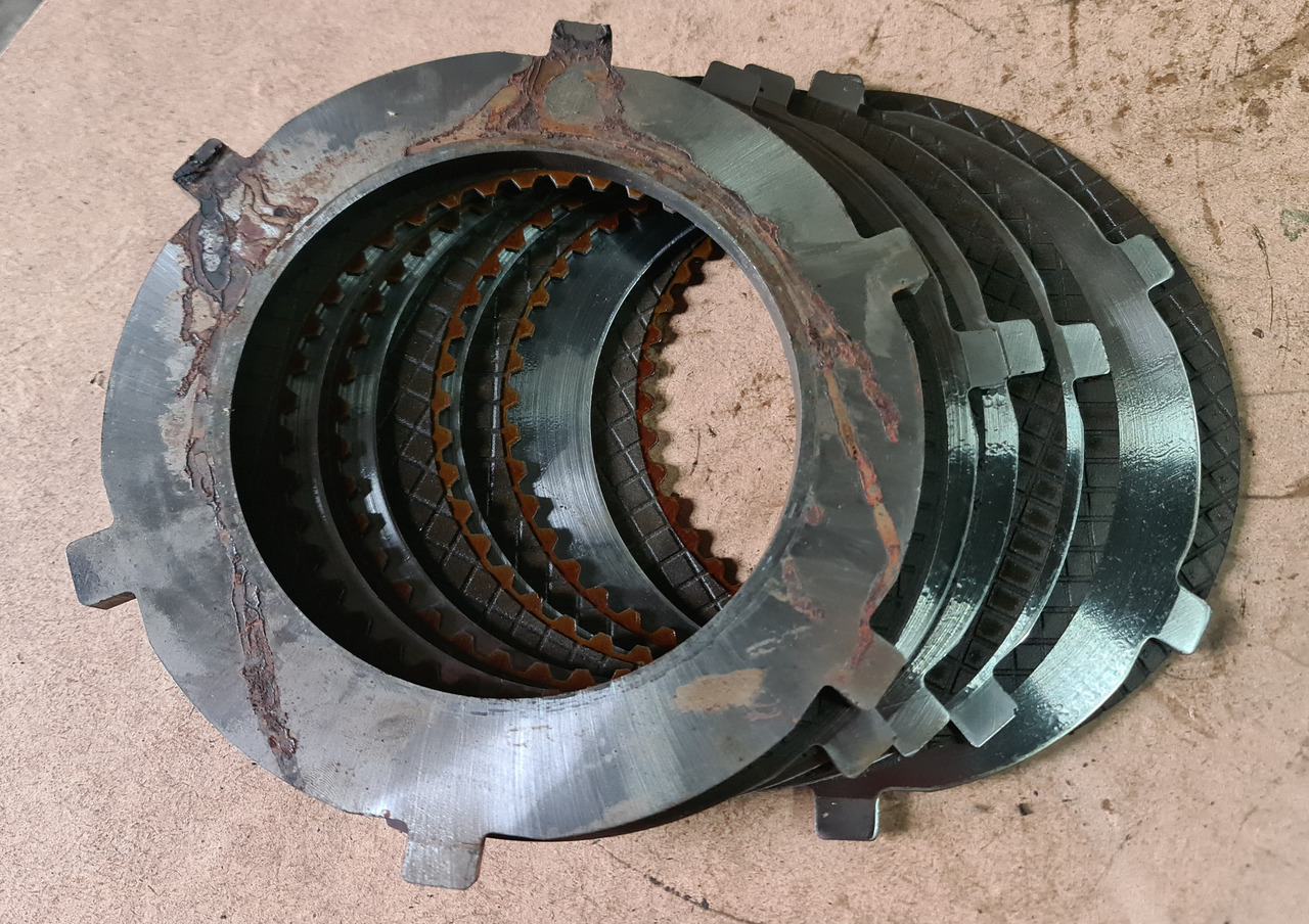 John Deere 4650, 4850 Płytka Sprzęgła Tarcze R115319 RE234261 R77663 - 离合器及其零件 适用于 农业机械:图1 John Deere 4650, 4850 Płytka Sprzęgła Tarcze R115319 RE234261 R77663 - 离合器及其零件 适用于 农业机械:图1