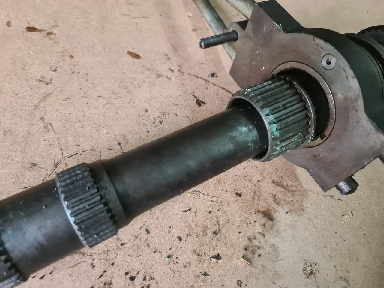 John Deere 4650, 4850 WAŁ NAPĘDOWY R89463 RE35974 R70800 AR94272 - 传动轴 适用于 农业机械:图3 John Deere 4650, 4850 WAŁ NAPĘDOWY R89463 RE35974 R70800 AR94272 - 传动轴 适用于 农业机械:图3