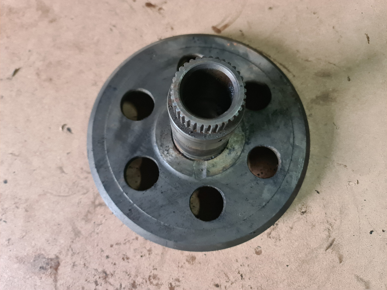 John Deere 4650, 4850 Wał Wejściowy z Przekładnią R70848 - 传动轴 适用于 农业机械:图2 John Deere 4650, 4850 Wał Wejściowy z Przekładnią R70848 - 传动轴 适用于 农业机械:图2