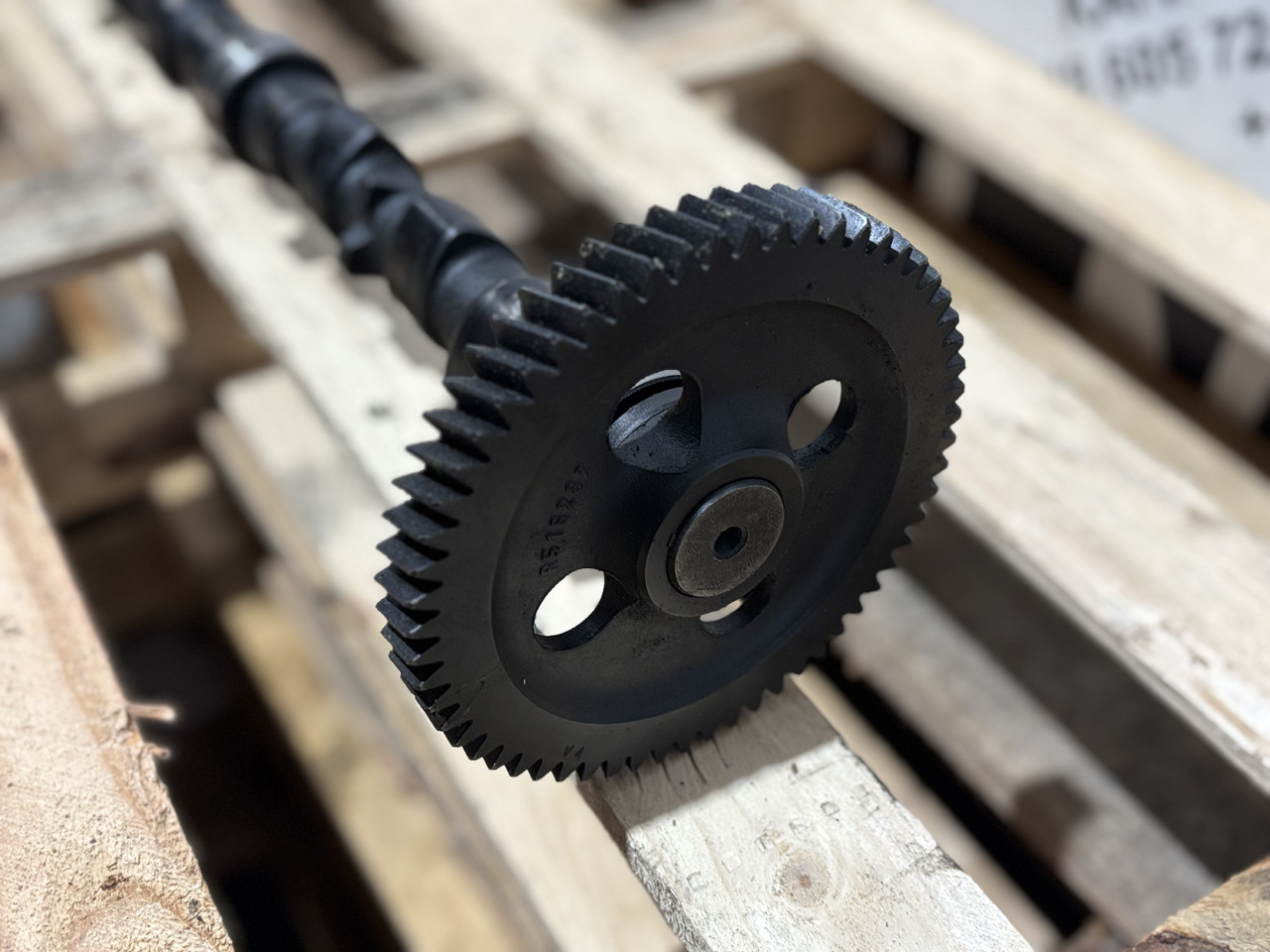 John Deere 6068T 544J Wałek Rozrządu R504535 R516237 - 凸轮轴 适用于 农业机械:图4 John Deere 6068T 544J Wałek Rozrządu R504535 R516237 - 凸轮轴 适用于 农业机械:图4