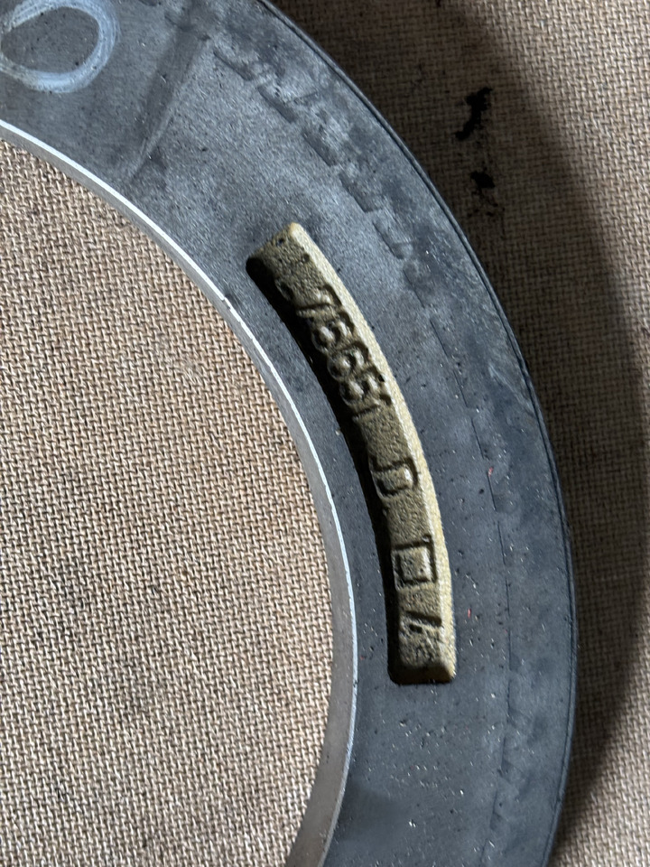 John Deere 6100 6300 6400 6500 6600 Docisk Hamulca Płytka L75651 - 制动零件 适用于 农业机械:图2 John Deere 6100 6300 6400 6500 6600 Docisk Hamulca Płytka L75651 - 制动零件 适用于 农业机械:图2