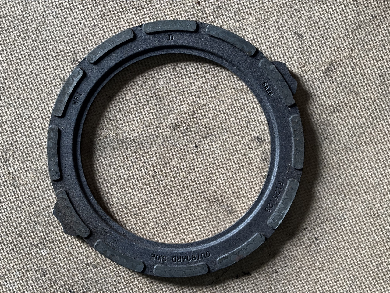 John Deere 6140 6150 6920 7405 7500 Docisk Hamulca Płytka R125128 - 制动零件 适用于 农业机械:图1 John Deere 6140 6150 6920 7405 7500 Docisk Hamulca Płytka R125128 - 制动零件 适用于 农业机械:图1