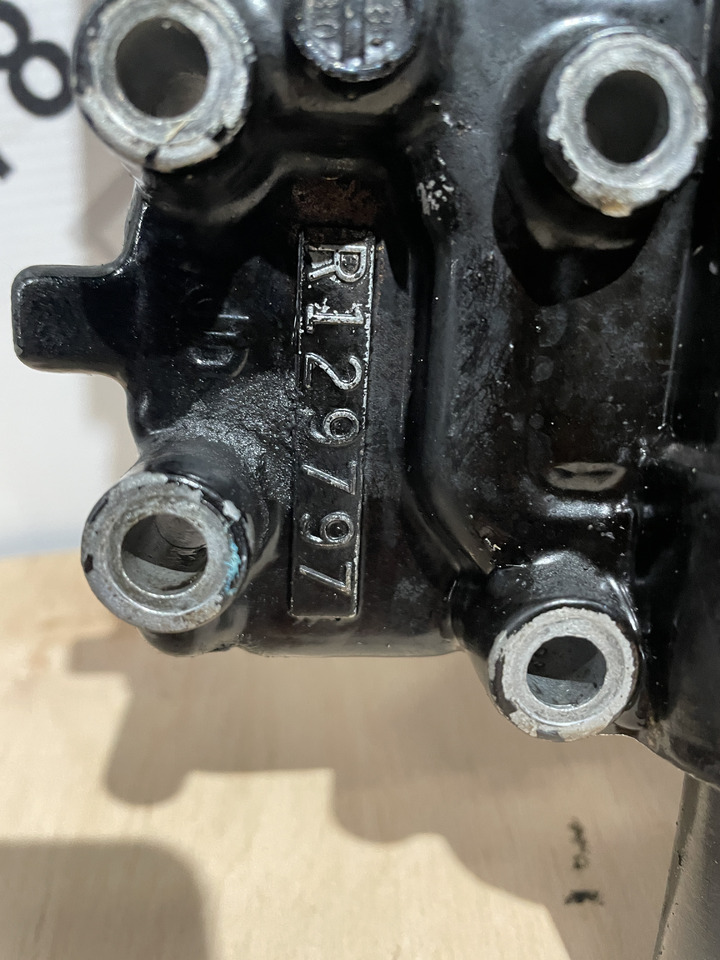 John Deere 6300 6100 6200 6400 - płyta obudowa skrzyni biegów R129797 - 变速箱及其零件 适用于 农业机械:图4 John Deere 6300 6100 6200 6400 - płyta obudowa skrzyni biegów R129797 - 变速箱及其零件 适用于 农业机械:图4