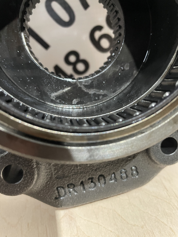 John Deere 6300 6100 6200 6400 - pompa skrzyni biegów pompa jazdy R130488 - 变速箱及其零件 适用于 农业机械:图2 John Deere 6300 6100 6200 6400 - pompa skrzyni biegów pompa jazdy R130488 - 变速箱及其零件 适用于 农业机械:图2