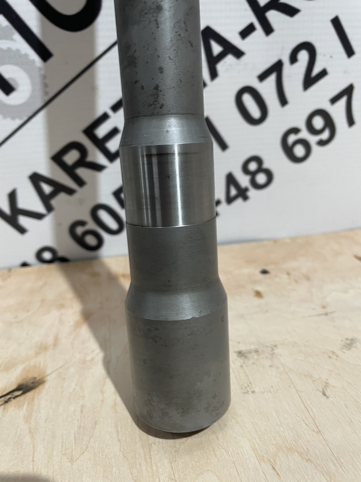 John Deere 6300 6100 6200 6400 - wałek skrzyni biegów L101305 - 变速箱及其零件 适用于 农业机械:图2 John Deere 6300 6100 6200 6400 - wałek skrzyni biegów L101305 - 变速箱及其零件 适用于 农业机械:图2