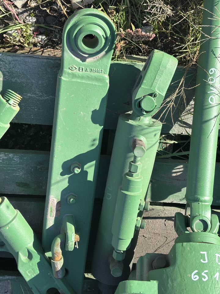 John Deere 6510 6610 Dolna Belka Polowa Łącznik Cięgło Praw Lewa AL110603 AL110604 CZĘŚCI - 备件 适用于 农业机械:图3 John Deere 6510 6610 Dolna Belka Polowa Łącznik Cięgło Praw Lewa AL110603 AL110604 CZĘŚCI - 备件 适用于 农业机械:图3