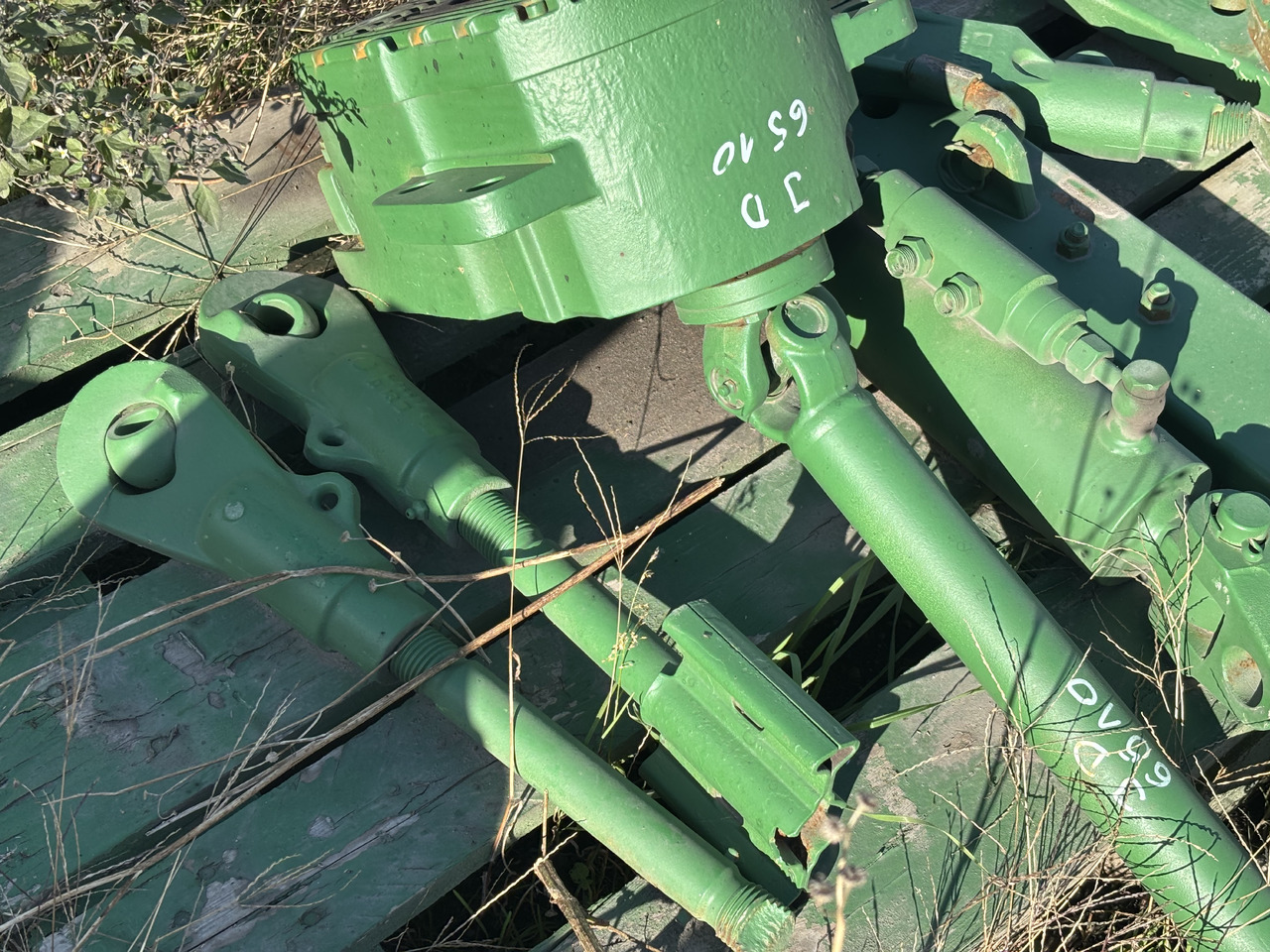 John Deere 6510 6610 Dolna Belka Polowa Łącznik Cięgło Praw Lewa AL110603 AL110604 CZĘŚCI - 备件 适用于 农业机械:图1 John Deere 6510 6610 Dolna Belka Polowa Łącznik Cięgło Praw Lewa AL110603 AL110604 CZĘŚCI - 备件 适用于 农业机械:图1