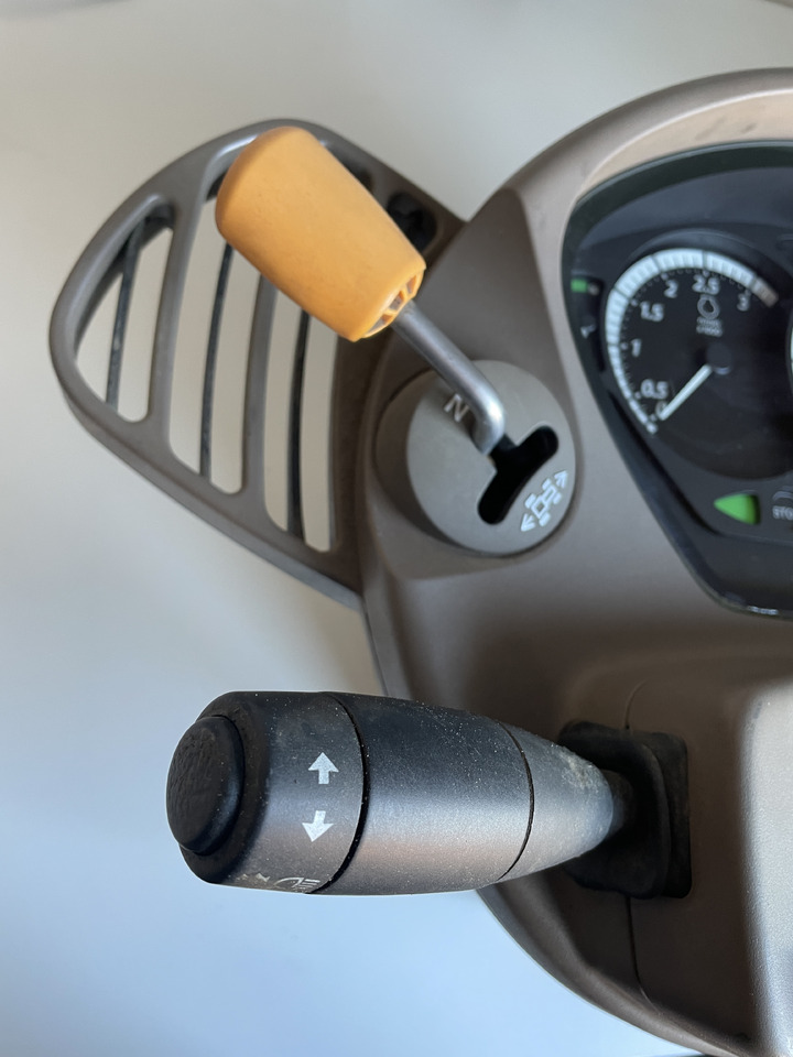 John Deere 6534 - moduł zegary panel instrumentów rewers - AL179168 - 仪表板 适用于 农业机械:图5 John Deere 6534 - moduł zegary panel instrumentów rewers - AL179168 - 仪表板 适用于 农业机械:图5