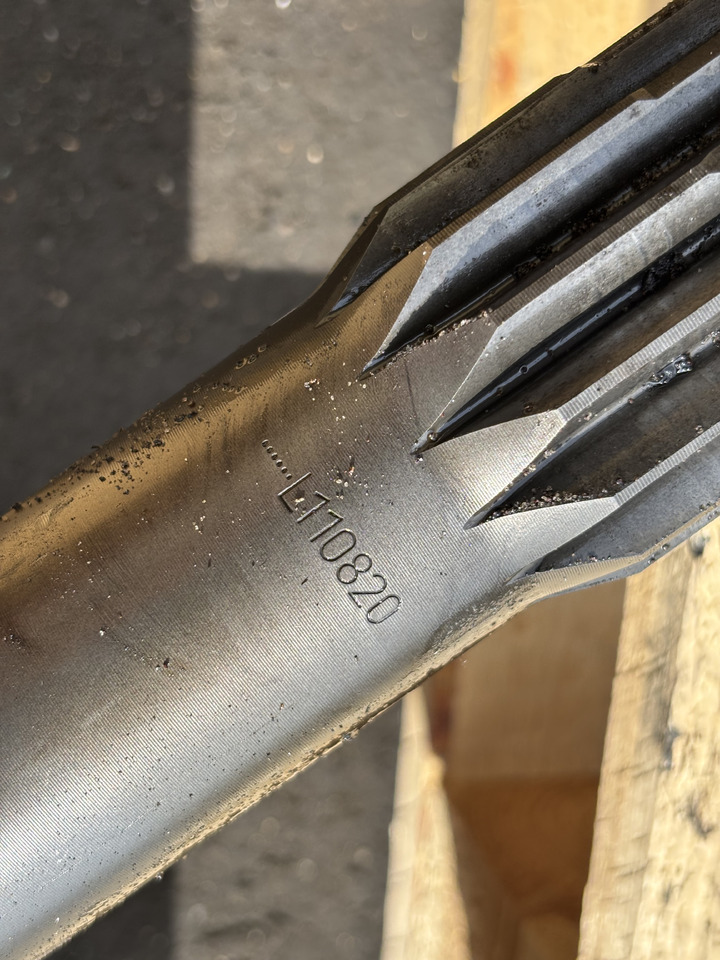 John Deere 6630 Wał Napędowy Lewa Strona L110820 - 传动轴 适用于 农业机械:图2 John Deere 6630 Wał Napędowy Lewa Strona L110820 - 传动轴 适用于 农业机械:图2