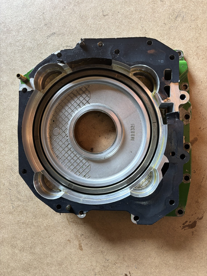 John Deere 6910, 6910S Obudowa skrzyni Power Quad Powrquad R122322 - 变速箱及其零件 适用于 拖拉机:图2 John Deere 6910, 6910S Obudowa skrzyni Power Quad Powrquad R122322 - 变速箱及其零件 适用于 拖拉机:图2