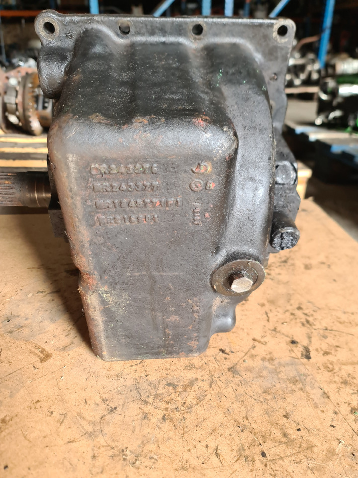 传动装置 适用于 农业机械 John Deere 6930, 7330, 7430, 7530 Przystawka Przedniego Napędu R243376 AL214888:图6 传动装置 适用于 农业机械 John Deere 6930, 7330, 7430, 7530 Przystawka Przedniego Napędu R243376 AL214888:图6