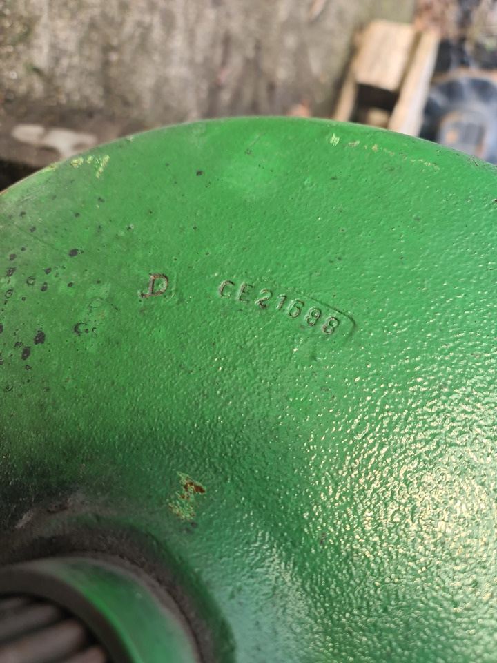 John Deere 7180 7480 8100 8500 9600 S660 T5 T6 T660 W650 Bęben Hamulcowy CE21688 - 制动鼓 适用于 农业机械:图1 John Deere 7180 7480 8100 8500 9600 S660 T5 T6 T660 W650 Bęben Hamulcowy CE21688 - 制动鼓 适用于 农业机械:图1