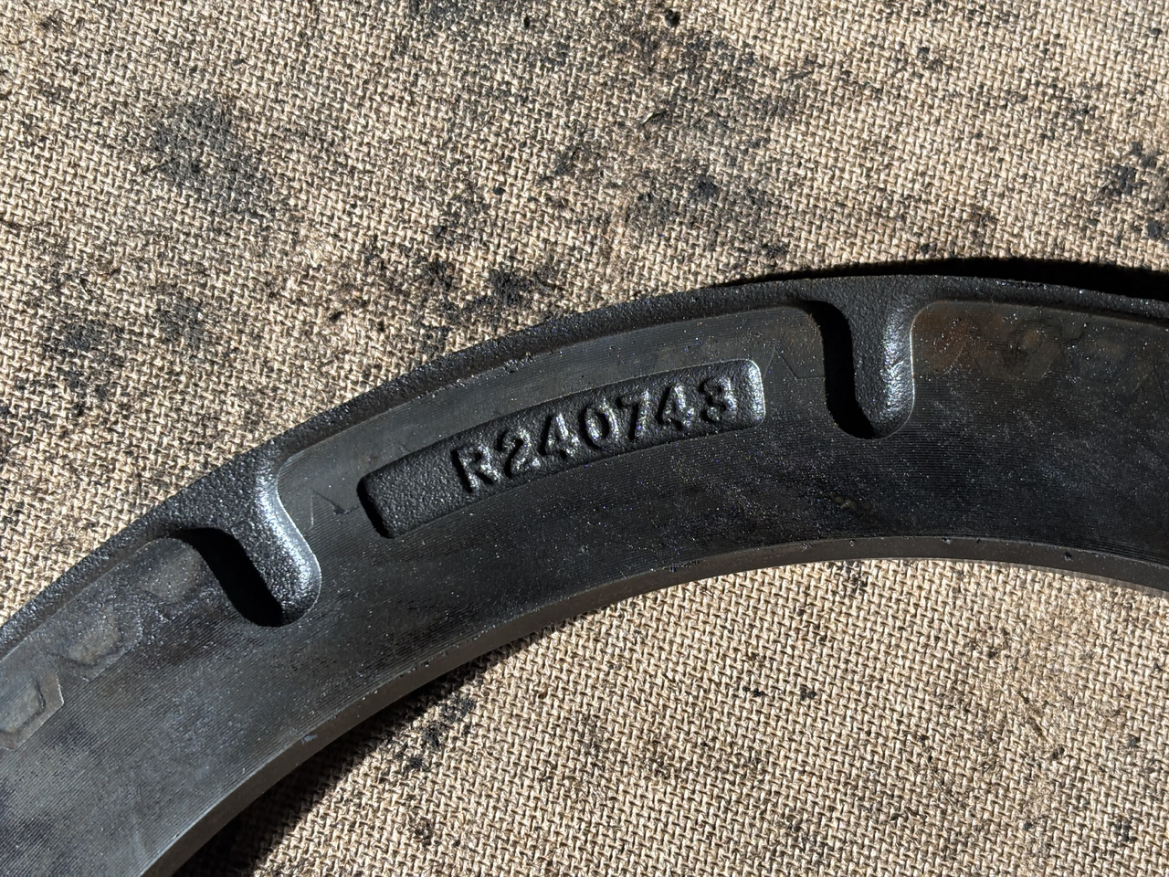 John Deere 7200 7230 7630 7830 7930 7M 230 Docisk Hamulca Płytka R226506 R240743 - 制动盘 适用于 农业机械:图3 John Deere 7200 7230 7630 7830 7930 7M 230 Docisk Hamulca Płytka R226506 R240743 - 制动盘 适用于 农业机械:图3